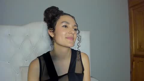 Snapshot of marian_skinny chatting on December 2024 01:11:01 AM Marian online show from December 2024 01:11:01 AM