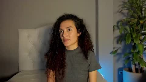 Snapshot of marian_skinny chatting on January 2025 04:04:02 AM Marian online show from January 2025 04:04:02 AM