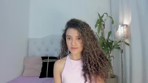 Snapshot of marian_skinny chatting on October 2025 09:48:01 PM Marian online show from October 2025 09:48:01 PM