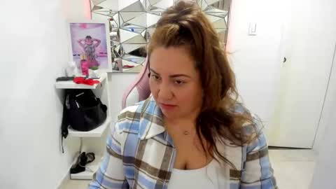Snapshot of mariana01_m chatting on May 2026 11:25:01 AM mariana01_m online show from May 2026 11:25:01 AM