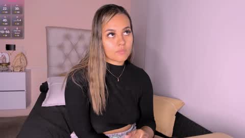 Mariana Roe online show from December 2024 03:52:01 AM