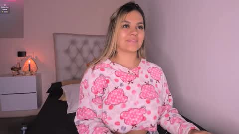 Mariana Roe online show from February 2025 05:23:01 AM