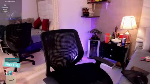 Snapshot of mariana_c chatting on April 2026 05:30:01 PM Mar y online show from April 2026 05:30:01 PM