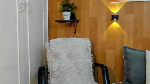 Mariana Angel online show from October 2025 07:03:01 PM