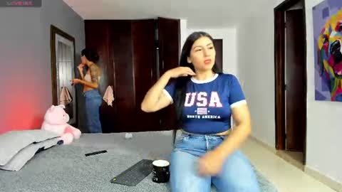 Snapshot of marianaandvalen chatting on June 2026 11:18:02 AM MARIANA Y VALENTINA online show from June 2026 11:18:02 AM