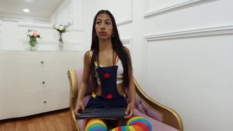 Snapshot of marianagarcia_1 chatting on October 2025 06:19:02 PM Mariana Garcia online show from October 2025 06:19:02 PM