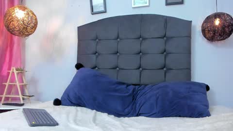 Mariana Vargas online show from December 2024 05:45:02 PM