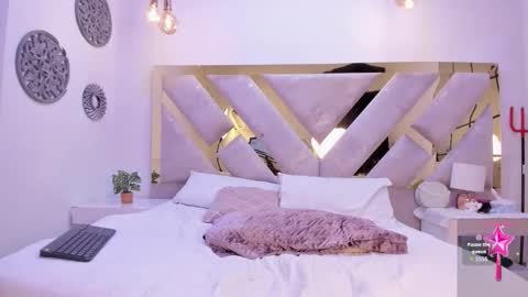 Marianee Rousse  online show from September 2025 11:19:01 PM