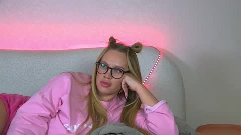 Maria online show from February 2025 10:15:02 AM