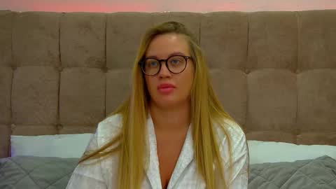 Maria online show from March 2025 07:03:01 AM