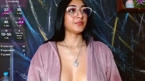 Marian online show from January 2025 11:21:01 PM