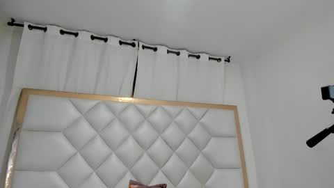 marianrosse online show from November 2025 06:51:01 PM