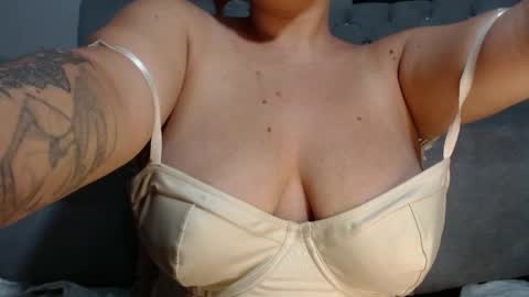 Snapshot of mariapaulina_1 chatting on April 2026 06:52:01 AM Maria paulina online show from April 2026 06:52:01 AM