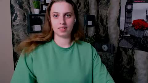 Snapshot of mariatess_ chatting on April 2026 09:08:01 AM Mariia online show from April 2026 09:08:01 AM