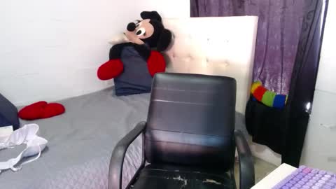 Marie online show from November 2025 03:12:01 PM