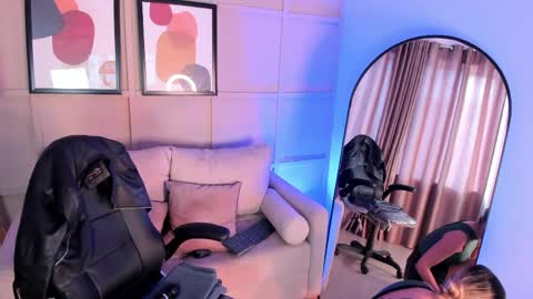 marie_bass online show from June 2026 01:13:01 PM