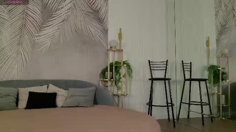 Marie LEAVE YOUR  WITH ME online show from June 2026 05:03:02 AM