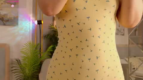 Marie LEAVE YOUR  WITH ME online show from July 2026 06:23:01 PM