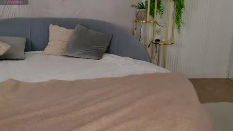 Marie LEAVE YOUR  WITH ME online show from July 2026 05:11:01 AM