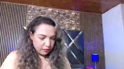 marie_hss online show from December 2025 05:11:02 PM
