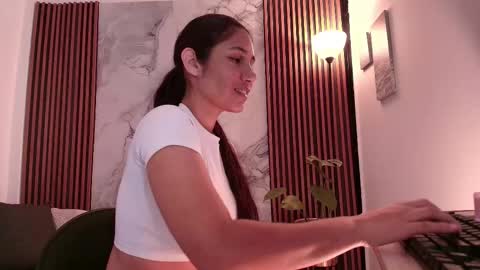 Snapshot of mariejane2 chatting on November 2025 06:23:02 PM Im Marie Jane online show from November 2025 06:23:02 PM