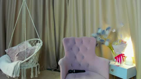 Mariel online show from April 2026 02:00:01 AM