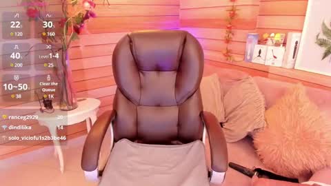 Snapshot of marien_thomson_ chatting on January 2025 09:15:01 AM Marien online show from January 2025 09:15:01 AM