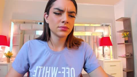 mariiahneedles online show from November 2025 10:04:01 PM