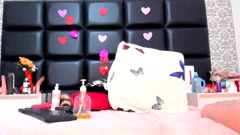 Snapshot of mariiana_fox chatting on February 2025 03:52:01 PM mariana online show from February 2025 03:52:01 PM