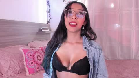 Snapshot of marijaneh chatting on December 2025 01:53:01 PM Luna Dulk online show from December 2025 01:53:01 PM