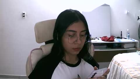 marilove40925 online show from November 2025 03:40:02 AM