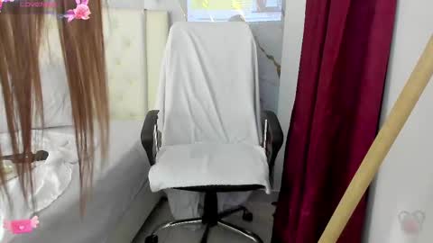 Snapshot of marilyn_allen chatting on February 2025 01:52:02 AM Marilyn online show from February 2025 01:52:02 AM