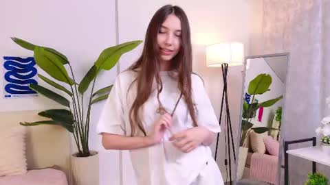 Snapshot of marilyn_lavelle chatting on June 2026 04:08:01 AM Naomi online show from June 2026 04:08:01 AM