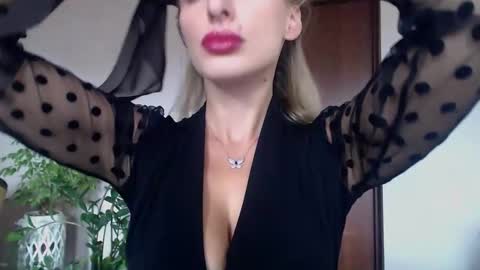 Snapshot of marilyndevilish chatting on October 2025 07:31:02 AM MarilynDevilish online show from October 2025 07:31:02 AM