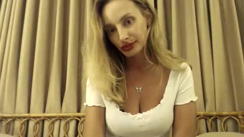 Snapshot of marilyndevilish chatting on November 2025 02:06:02 PM MarilynDevilish online show from November 2025 02:06:02 PM