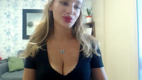 Snapshot of marilyndevilish chatting on November 2025 01:00:02 AM MarilynDevilish online show from November 2025 01:00:02 AM