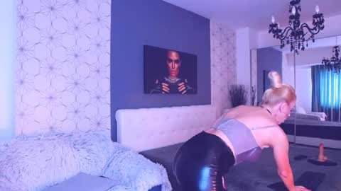 Snapshot of marimais chatting on March 2026 07:09:02 AM Mary Mais online show from March 2026 07:09:02 AM