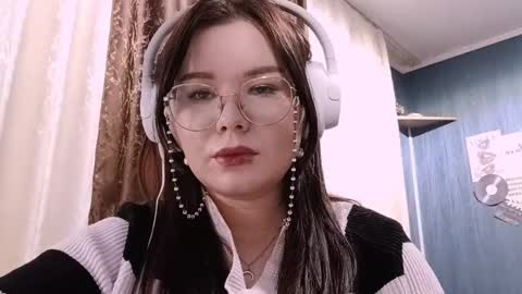 Snapshot of marinciampanella chatting on February 2026 07:36:01 PM Lia online show from February 2026 07:36:01 PM