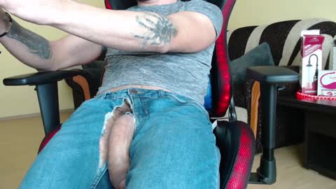 Snapshot of marioslim chatting on January 2025 10:40:01 AM marioslim online show from January 2025 10:40:01 AM