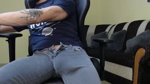 Snapshot of marioslim chatting on January 2025 06:51:01 PM marioslim online show from January 2025 06:51:01 PM