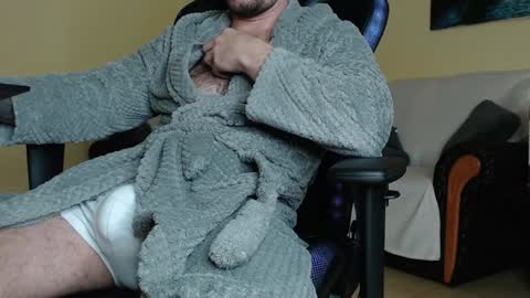 Snapshot of marioslim chatting on February 2025 08:57:02 AM marioslim online show from February 2025 08:57:02 AM