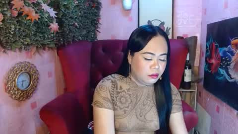 LEAH online show from November 2025 04:12:02 AM