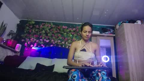 Snapshot of maritza_ferrerr chatting on January 2025 03:09:02 AM Maritza Ferrer -Samara Beltran online show from January 2025 03:09:02 AM