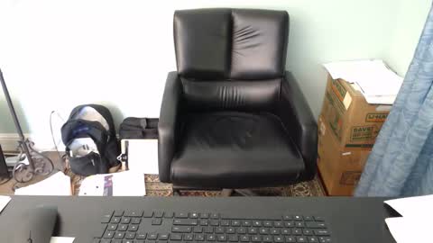 Snapshot of markinwest chatting on October 2025 07:38:01 PM MarkinWest online show from October 2025 07:38:01 PM