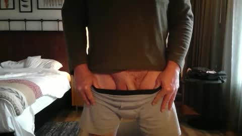 Snapshot of markinwest chatting on February 2026 09:37:02 PM MarkinWest online show from February 2026 09:37:02 PM