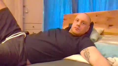 markus_7 online show from April 2026 04:09:02 PM