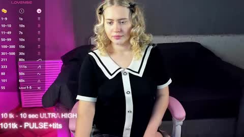 Snapshot of marmel199 chatting on December 2024 05:55:02 PM Liza online show from December 2024 05:55:02 PM