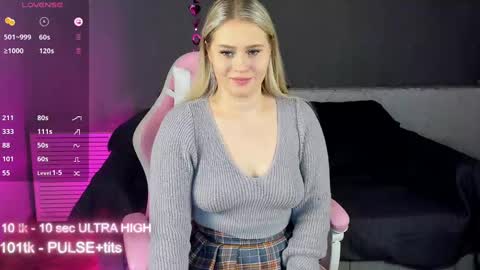 Snapshot of marmel199 chatting on December 2024 12:16:02 PM Liza online show from December 2024 12:16:02 PM