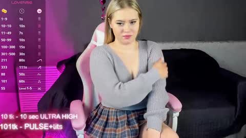 Snapshot of marmel199 chatting on December 2024 05:36:02 PM Liza online show from December 2024 05:36:02 PM