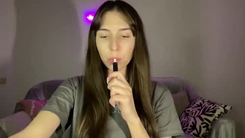 Snapshot of maroonaaa chatting on October 2025 12:05:02 PM Mary online show from October 2025 12:05:02 PM